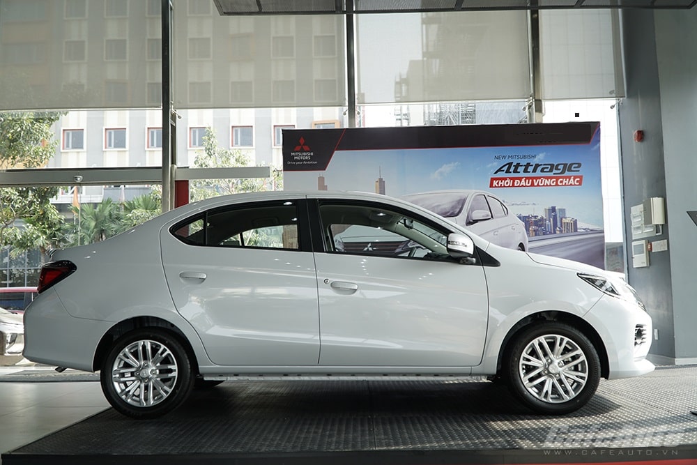 mitsubishi attrage 2020 màu trắng